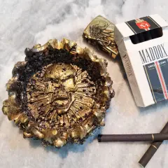 زیرسیگاری اسکلتی